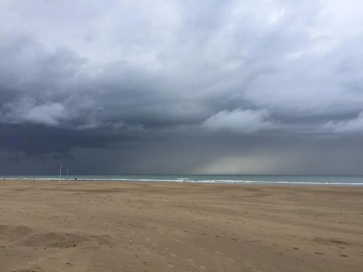 Apartment With Beautiful View, Private Parking And Two Large Terraces Oostende Belgien