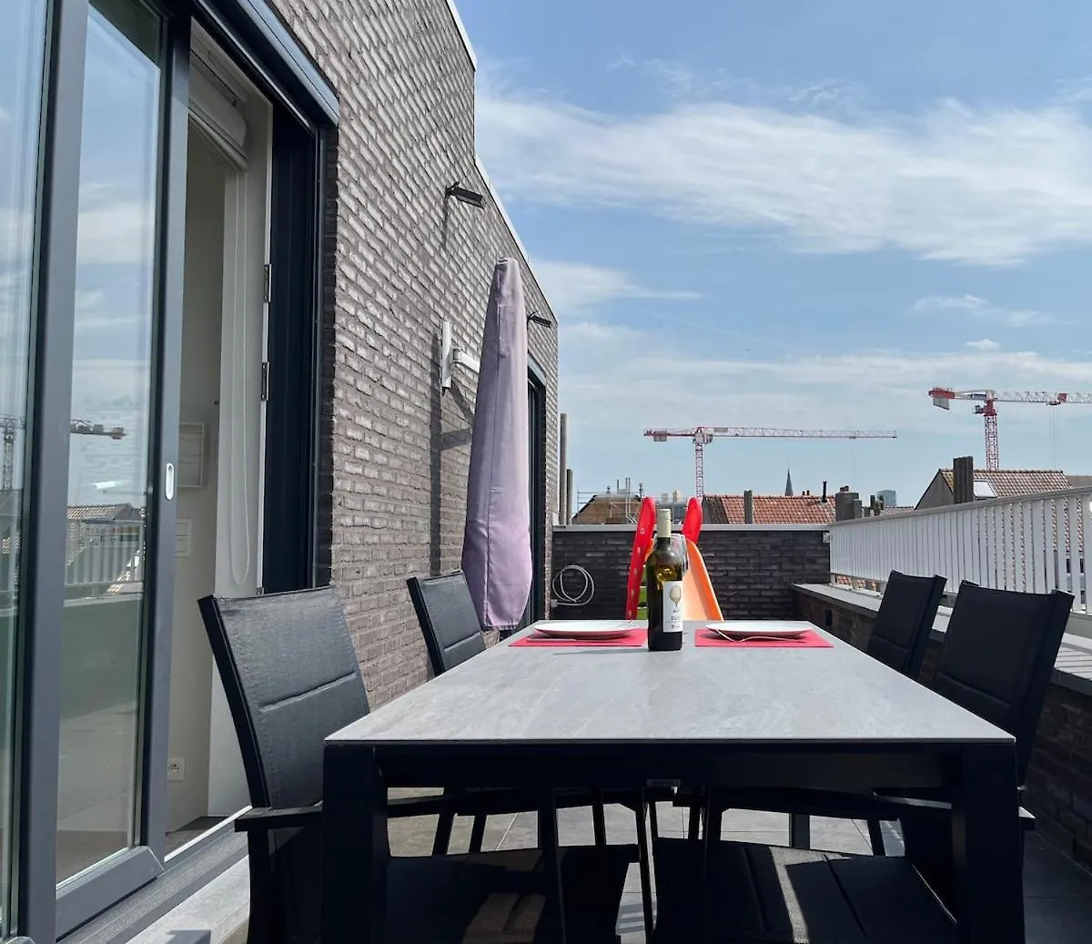 Apartment With Beautiful View, Private Parking And Two Large Terraces Oostende Belgien