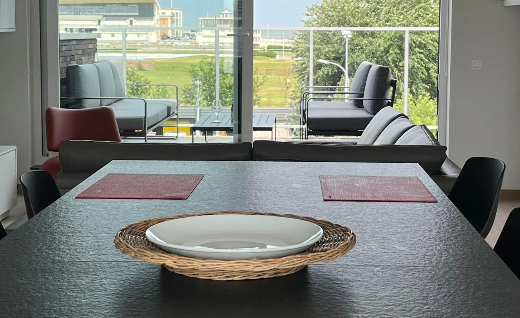 Apartment With Beautiful View, Private Parking And Two Large Terraces オステンド