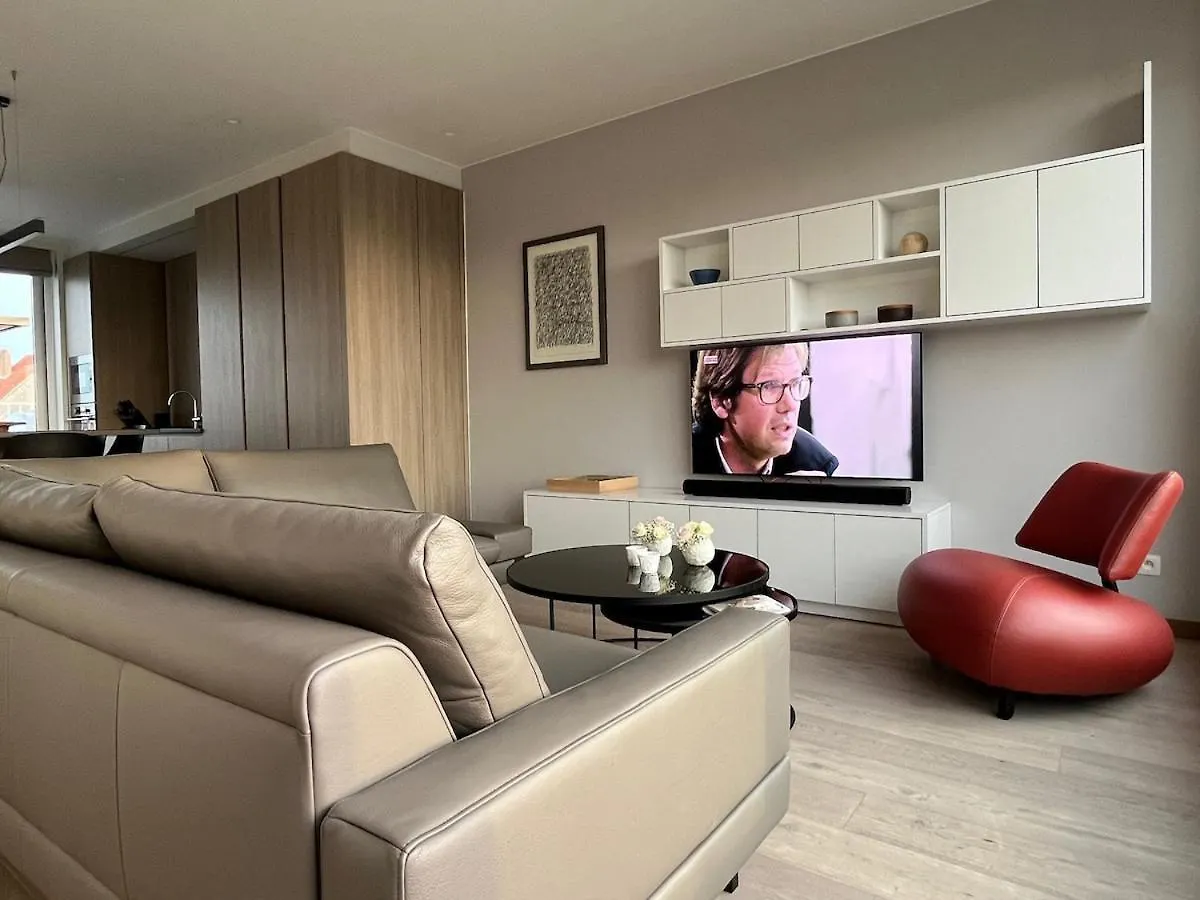 Apartment With Beautiful View, Private Parking And Two Large Terraces オステンド